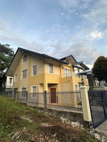 Red Oak Heights Baguio City — hotel near Loakan Airport