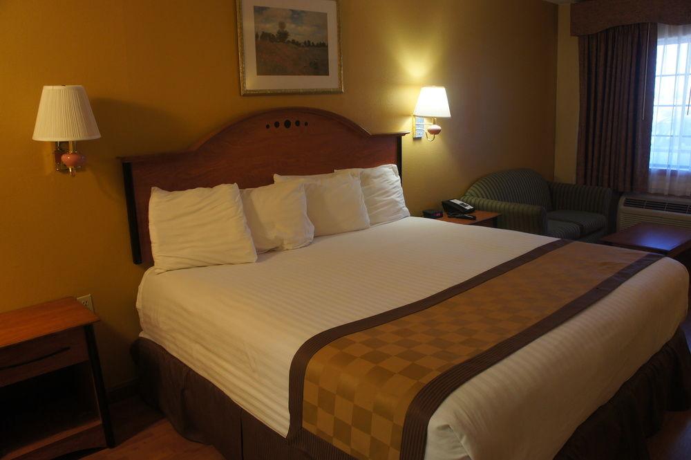 Americas Best Value Inn Harlingen - photo 21