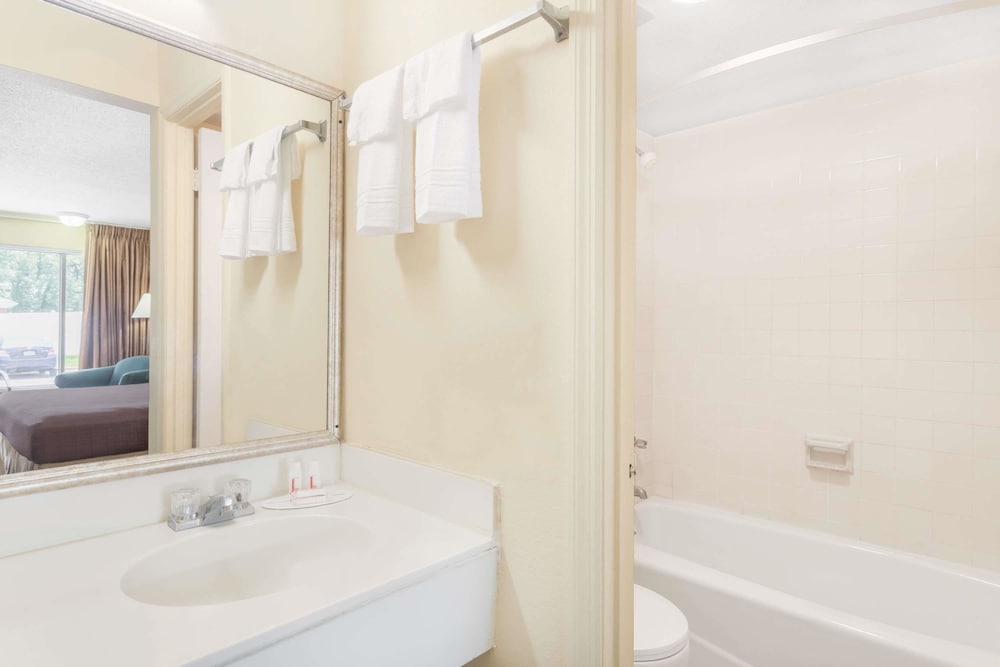 Days Inn by Wyndham Christiansburg - featured photo