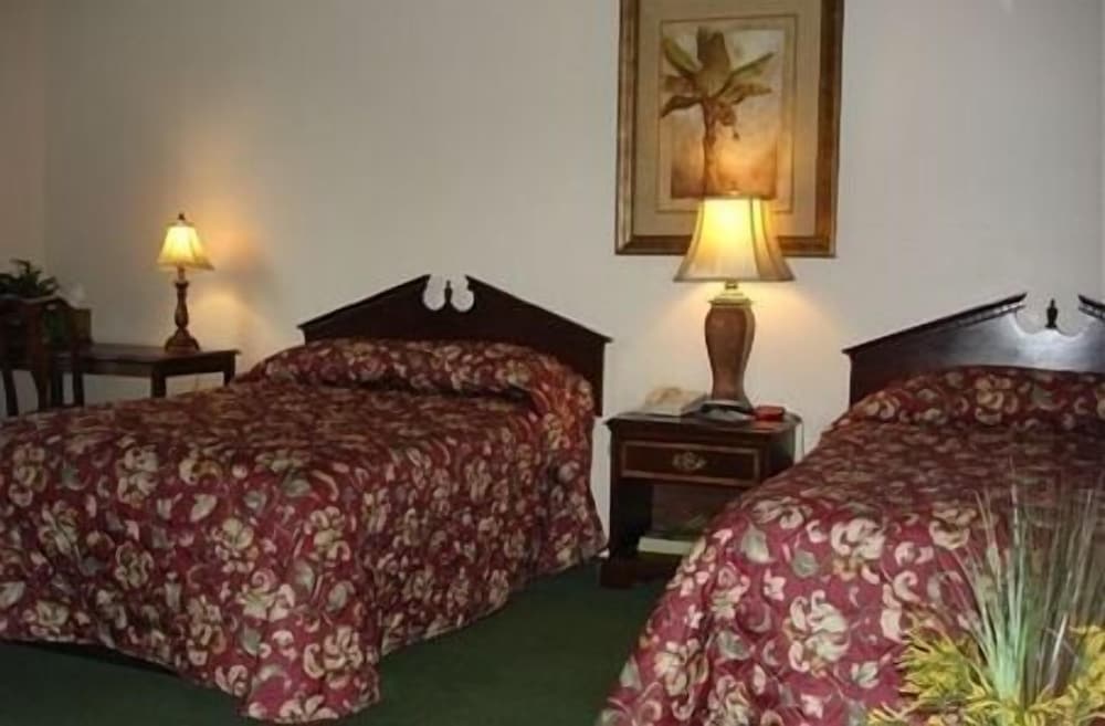 Colonie inn and Suites - photo 9