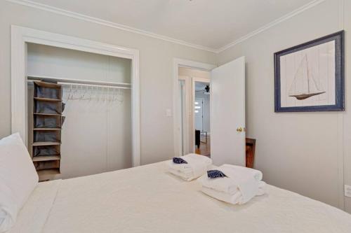 208 W Ashley Central Location 2 Mins to the Beach - photo 41