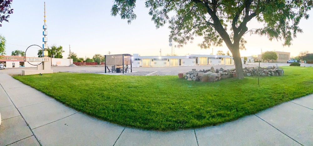 Blue Sage Inn & Suites - photo 46