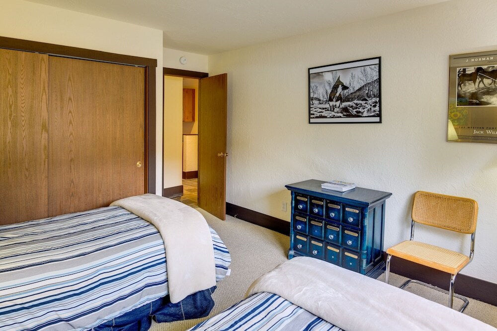 Ketchum Condo w Deck 1 Mi to Sun Valley Resort - photo 2