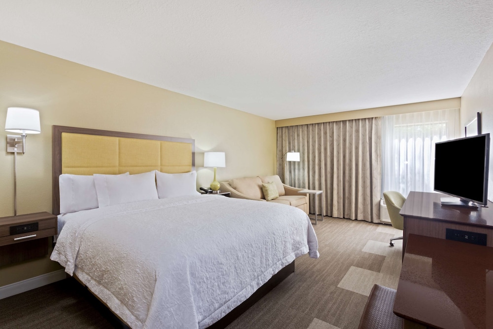 Hampton Inn Sault Ste Marie - photo 8