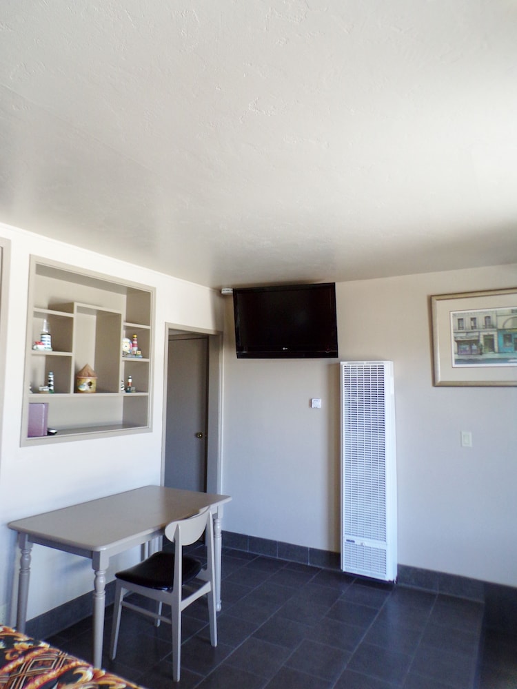 Cypress Tree Motel - photo 36