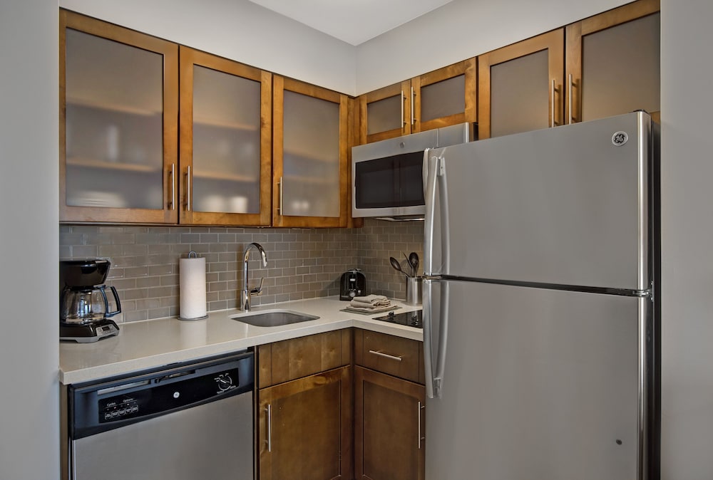 Staybridge Suites Sterling Heights Detroit by IHG - photo 16