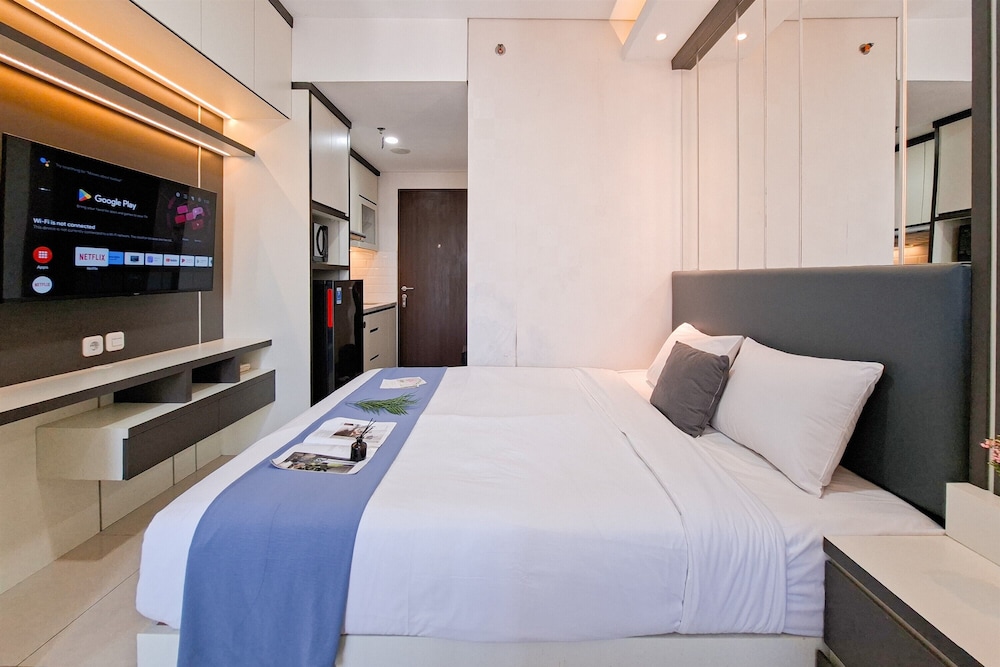 Comfortable and Homey 2BR at Transpark Bintaro Apartment By Travelio — 4-Star Luxury Hotel in Tangerang, Indonesia