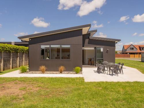 Blue Skies Whitianga Holiday Home — 4-Star Luxury Hotel in Whitianga, New Zealand