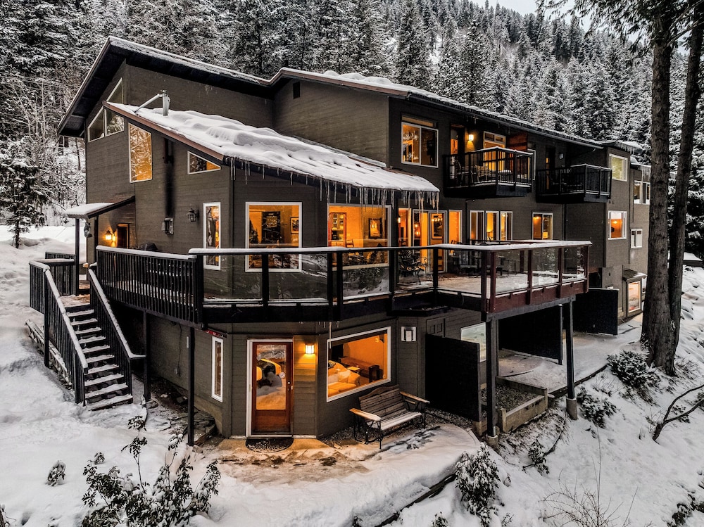 All Seasons River Inn — Leavenworth