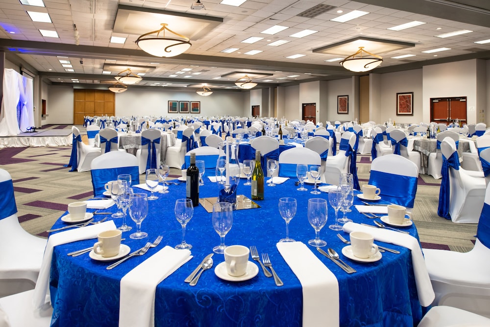 Holiday Inn Hotel & Suites Beaumont Plaza by IHG - photo 24