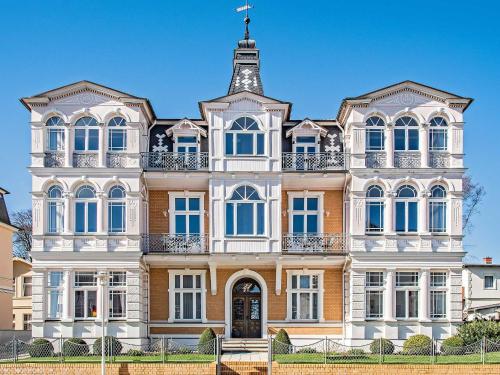 Villa Sommerfreude — 4-Star Luxury Hotel in Seebad Bansin, Germany