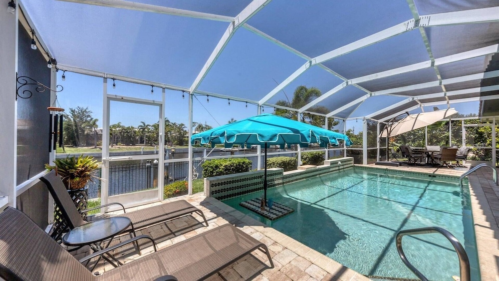 945 Santa Brigida — 4-Star Luxury Hotel in Punta Gorda, United States