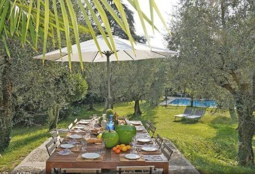 Villa Sweet Flower with Private Pool and Garden — 4-Star Luxury Hotel in Manerba Del Garda, Italy