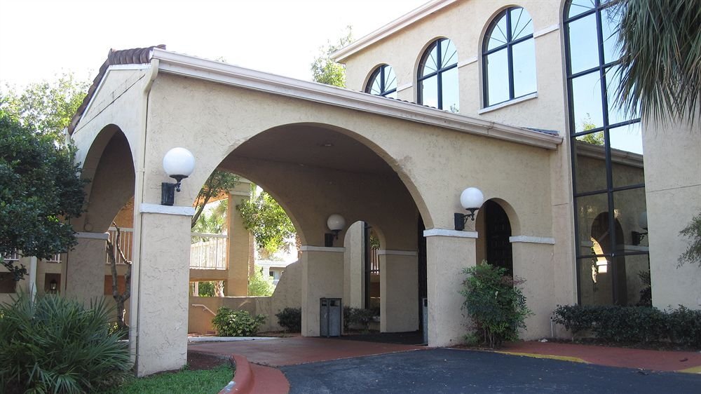 Gainesville Hotel & Conference Center - photo 4