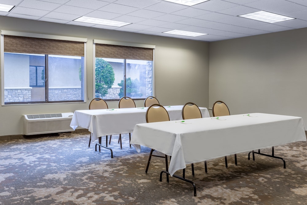 Holiday Inn Rockford by IHG - photo 32