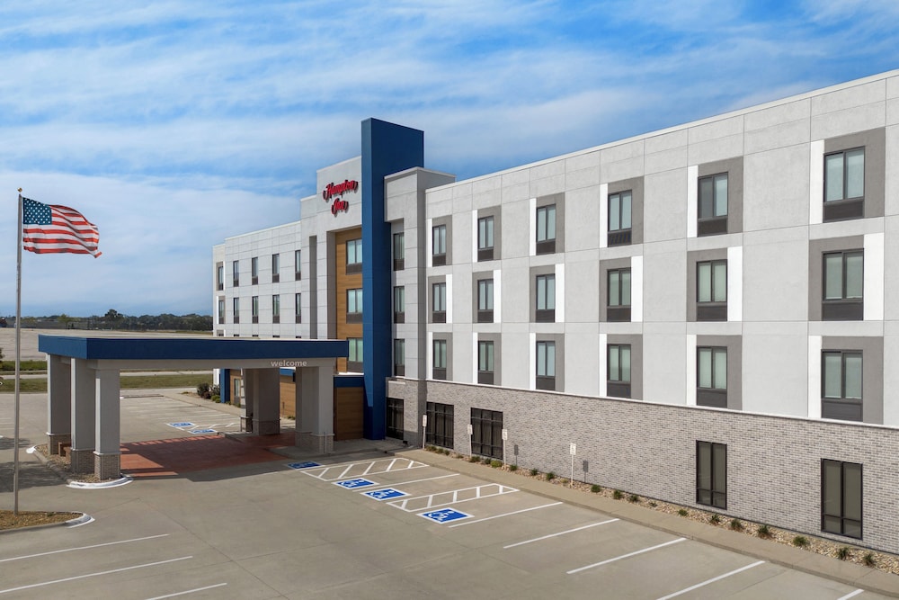 Hampton Inn Waterloo Cedar Valley - photo 2