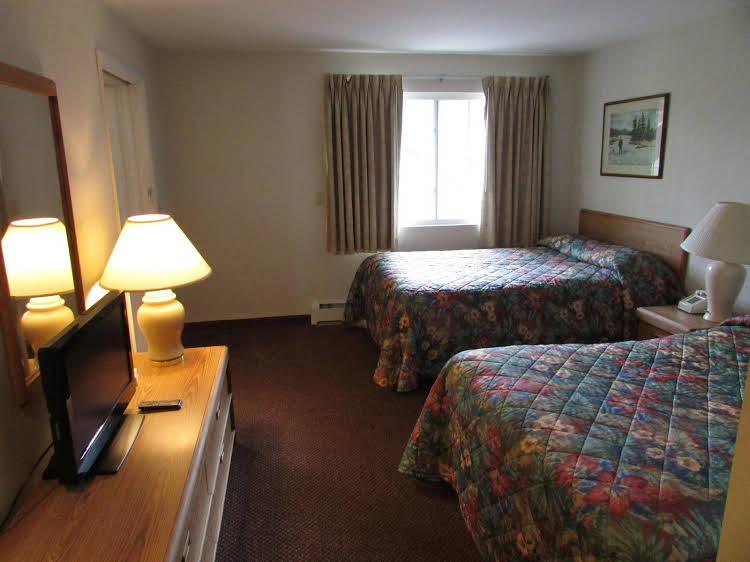 The Lake George Inn - photo 6