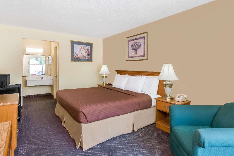 Days Inn Christiansburg - photo 9