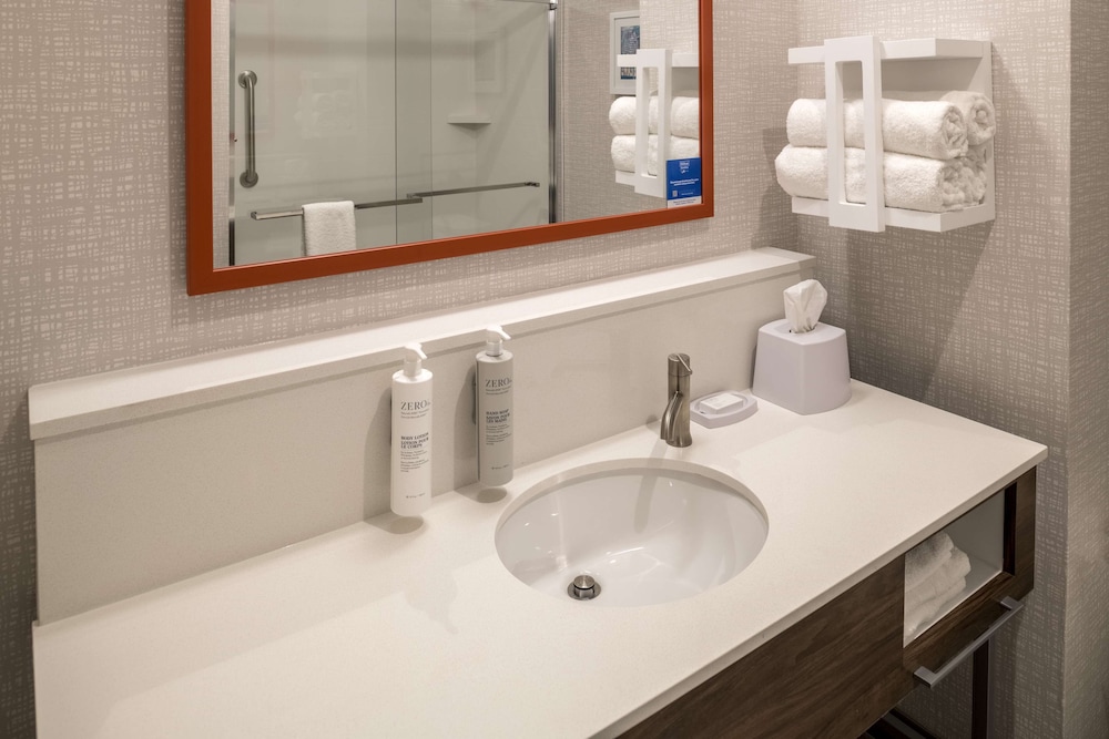 Hampton Inn & Suites Huntington Downtown - photo 12