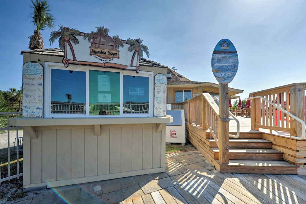 Pool Tennis & Gym: Resort Condo in Hilton Head - photo 35