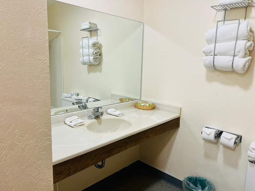 Villa Inn Motel - photo 37