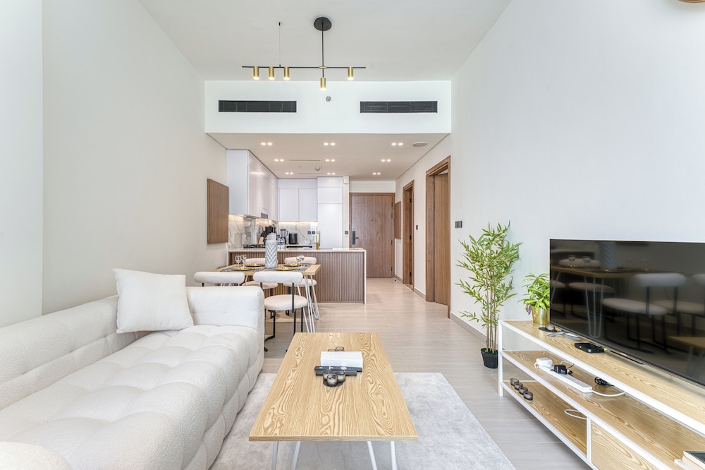 PVH Vibrant 1BR in Binghatti Amber — 4-Star Luxury Hotel in Dubai, United Arab Emirates