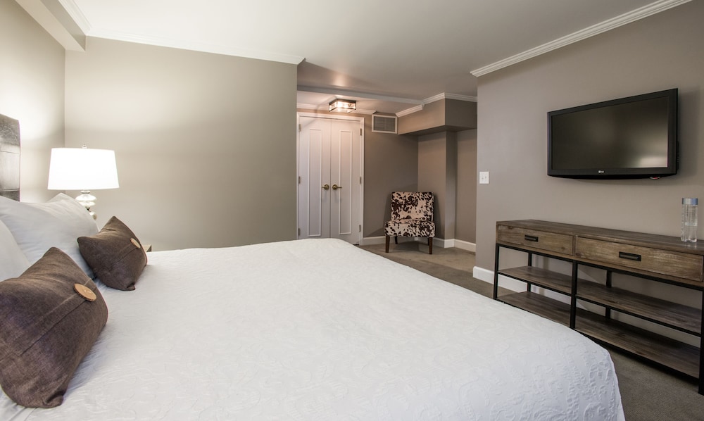 Magnolia Hotel Omaha - photo 12