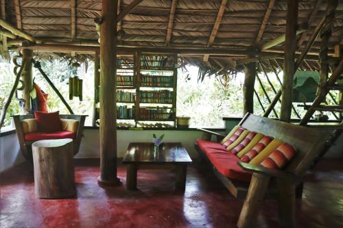 El Hotelito Perdido — Livingston — photo 5