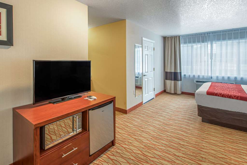 Comfort Inn Mount Shasta Area - photo 22