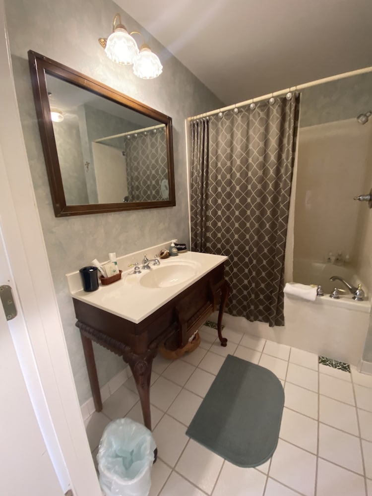 The Cypress Inn Bed & Breakfast - photo 88