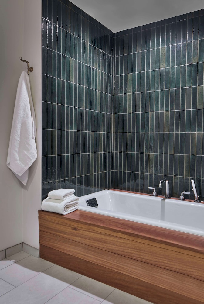 La Bellasera Hotel & Suites Paso Robles Tapestry by Hilton - photo 45