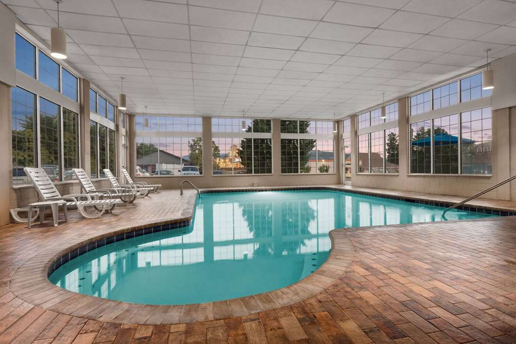 Ramada by Wyndham Pigeon Forge North - photo 8