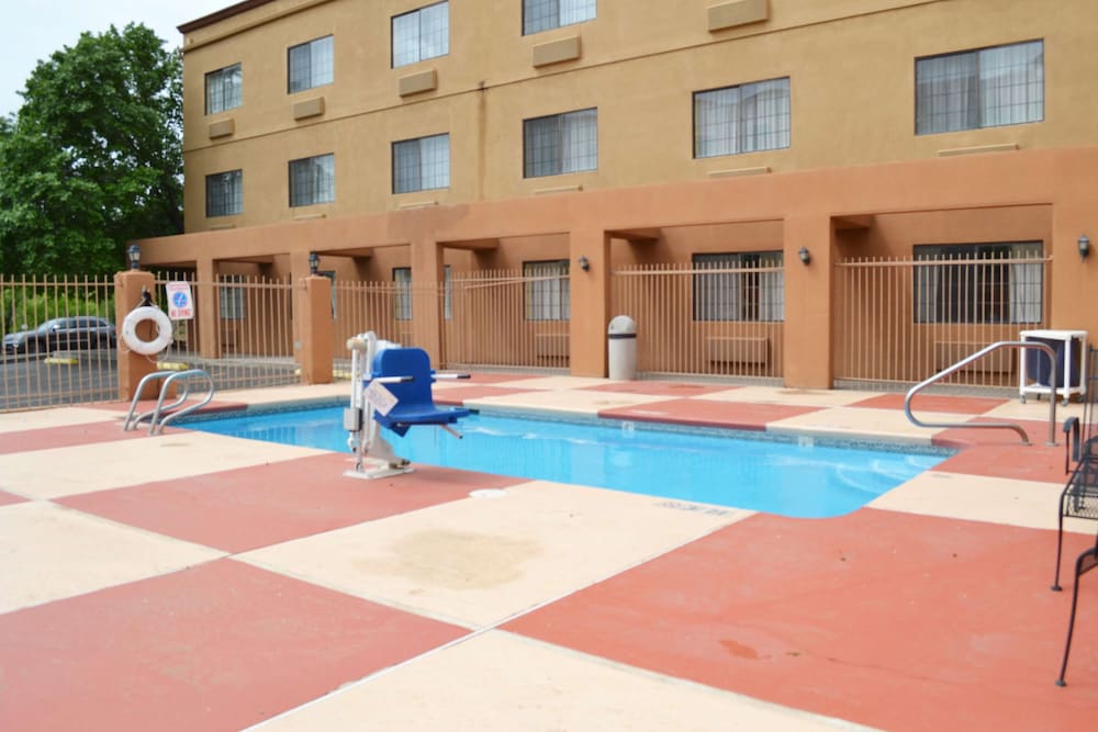 Ramada by Wyndham Santa Fe - photo 29