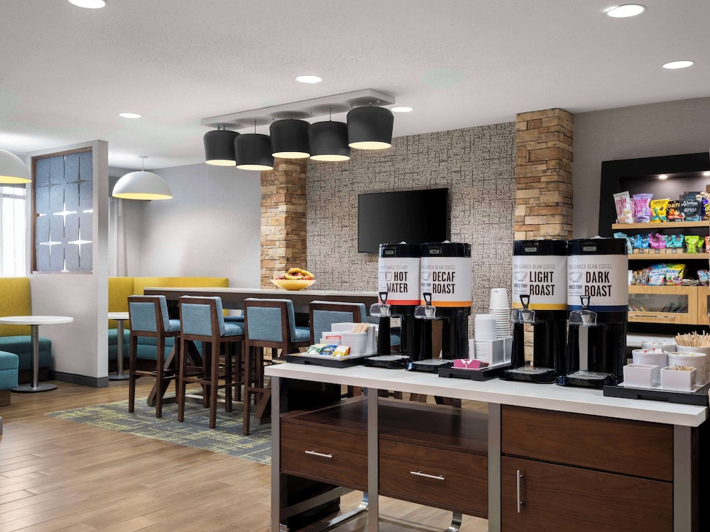 Hampton Inn Ottawa - photo 27