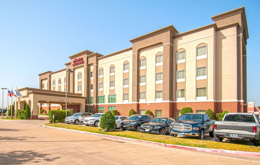 Hampton Inn & Suites Waxahachie - photo 39