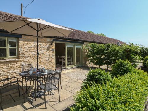Ewecub Barn — Burford — photo 3