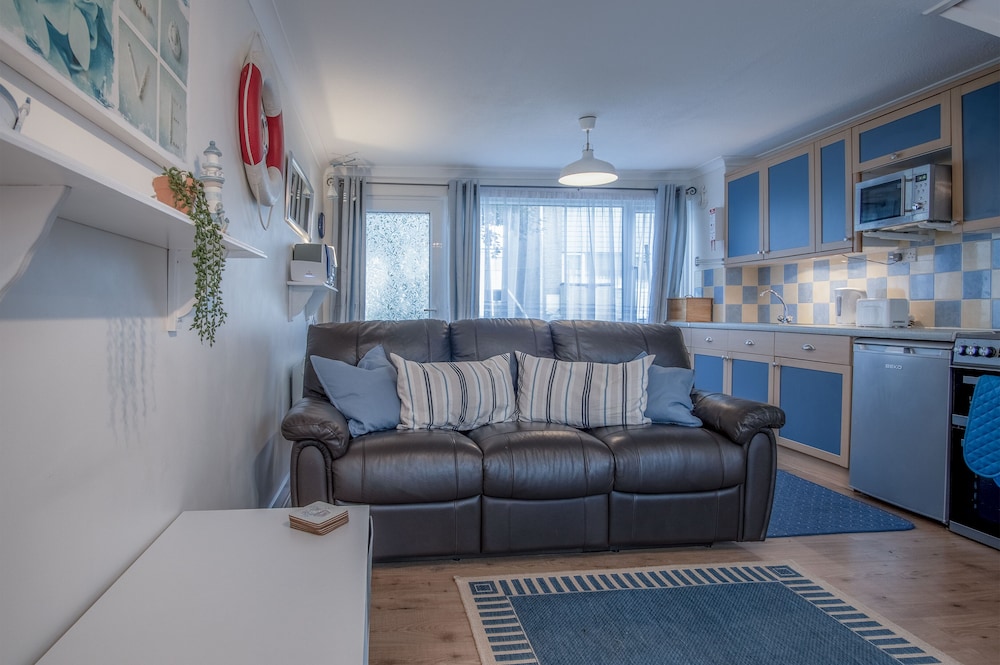 Trewent Park 2 Bedroom Chalet Freshwater East — 4-Star Luxury Hotel in Pembroke, United Kingdom