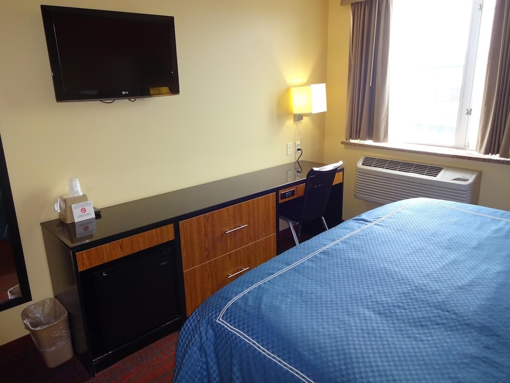Hotel Bliss - photo 18