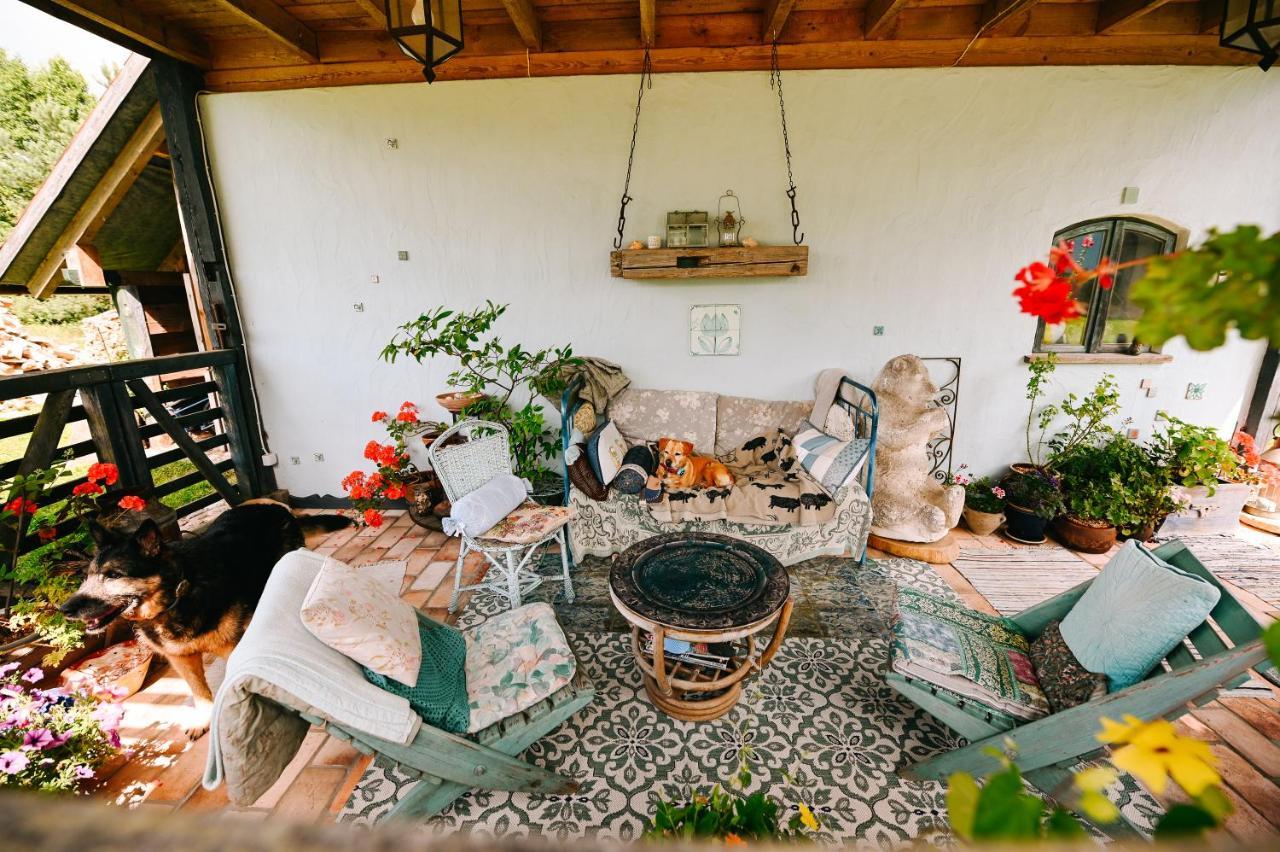 Pod Tulipanem Nad Jeziorem in Kruklanki, Poland