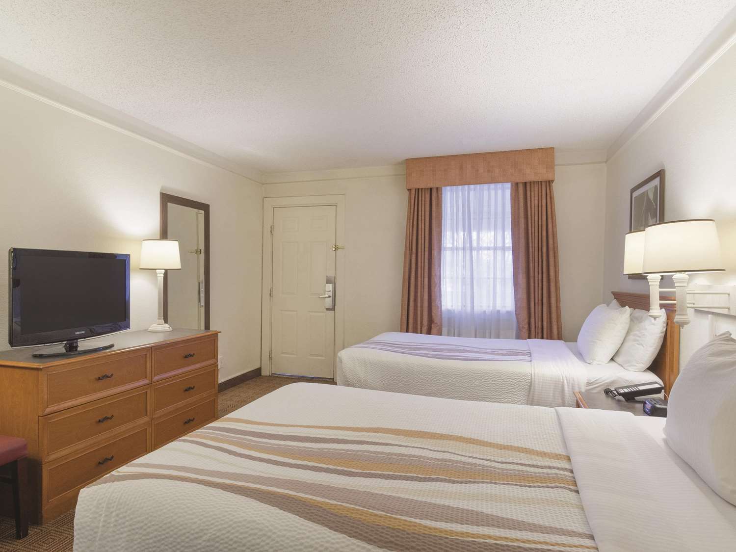 La Quinta Denver Cherry Creek Hotel - photo 14