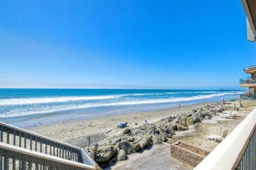 Oceanfront 1BR Fully Furnished Gated Parking — Oceanside — photo 3