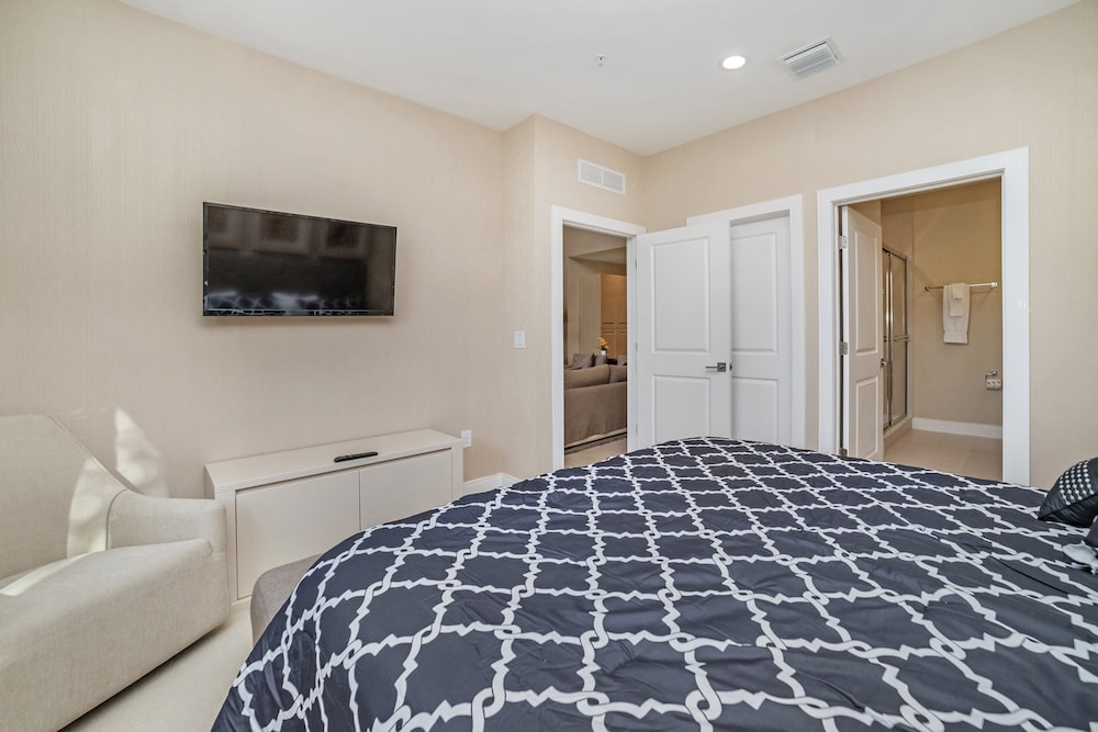 Modern Magic Village Resort Townhouse 7662 - photo 2
