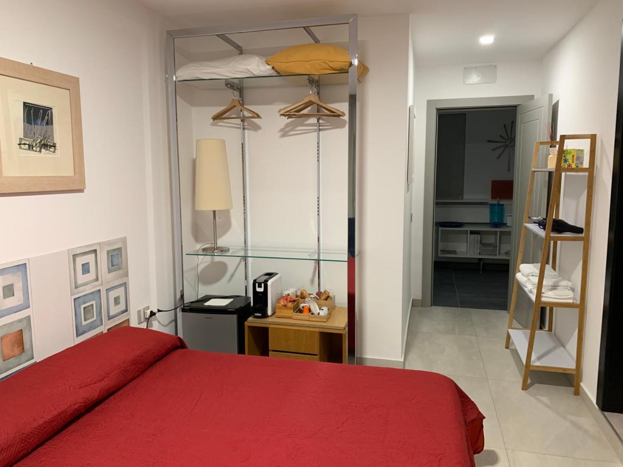 P. Room in Benevento, Italy