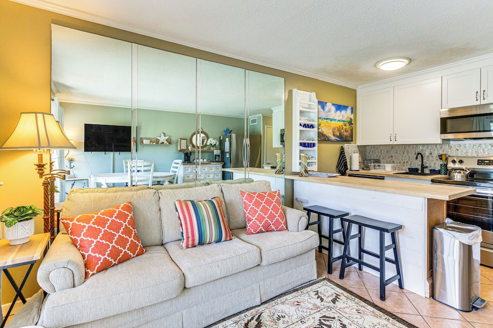 Walk to Beach: Resort Perks at Hilton Head Condo - photo 3