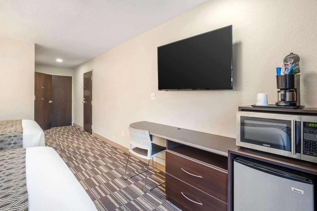 Microtel Inn & Suites by Wyndham Brooksville - photo 28