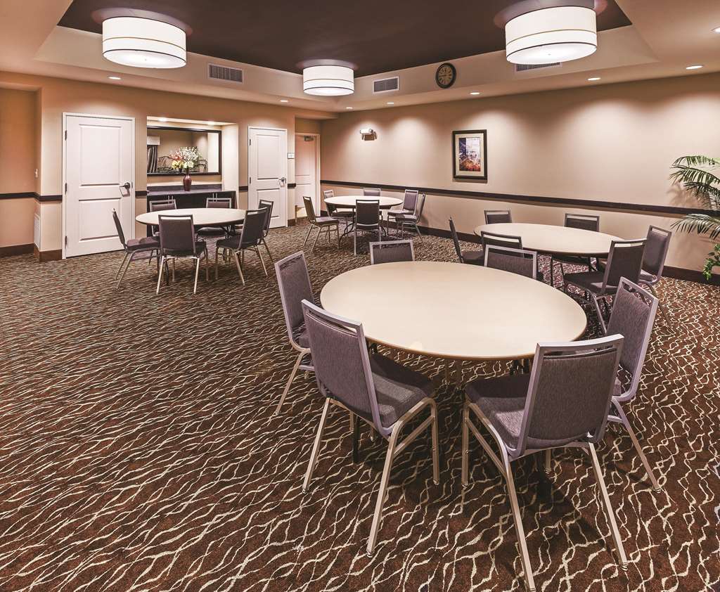 La Quinta Inn & Suites by Wyndham Wichita Falls MSU Area - photo 44