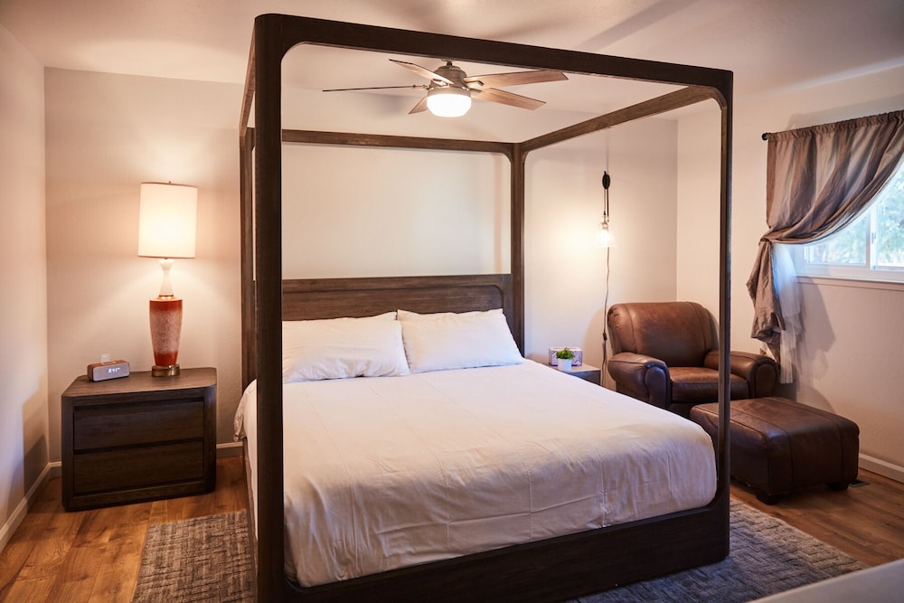 Bed & Barrel at Stonehouse Cellars - photo 9