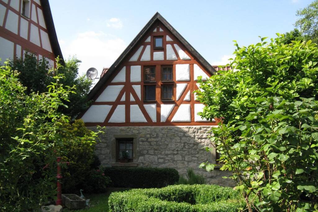 Idyllisches Fachwerkhäusle mit Terrasse am Tor zum Schwarzwald — hotel in Horb Am Neckar