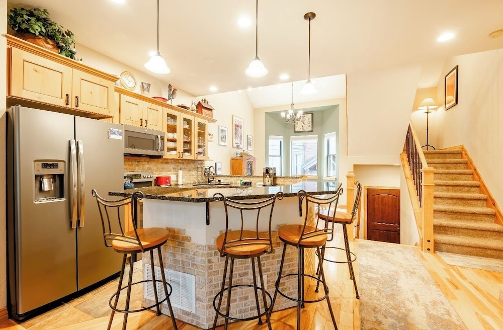 Village Point 101 - photo 16