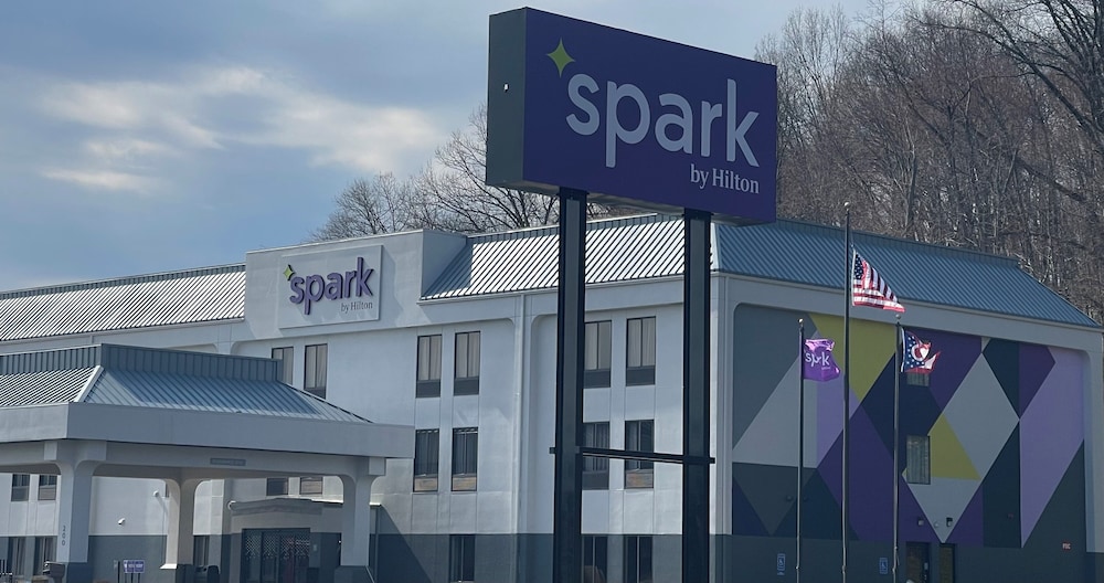Spark by Hilton Newcomerstown - featured photo